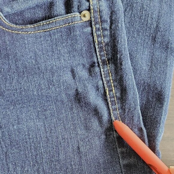 Bluenotes The Curvy Bootcut Jeans - Picture 14 of 16